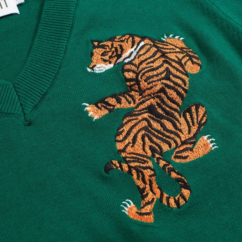Women’S Vintage Animal Knit Tee – Green V-Neck Top With Embroidered Detail 2