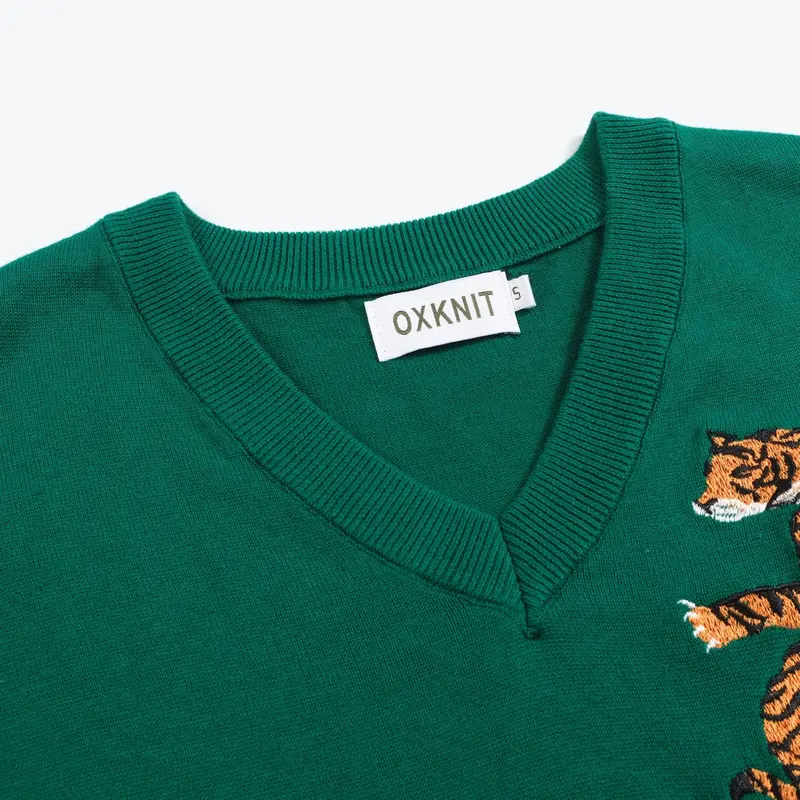 Women’S Vintage Animal Knit Tee – Green V-Neck Top With Embroidered Detail 4