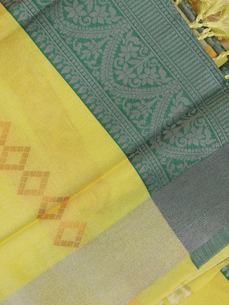 Yellow Geometric Diamond Designed Silk Saree 2